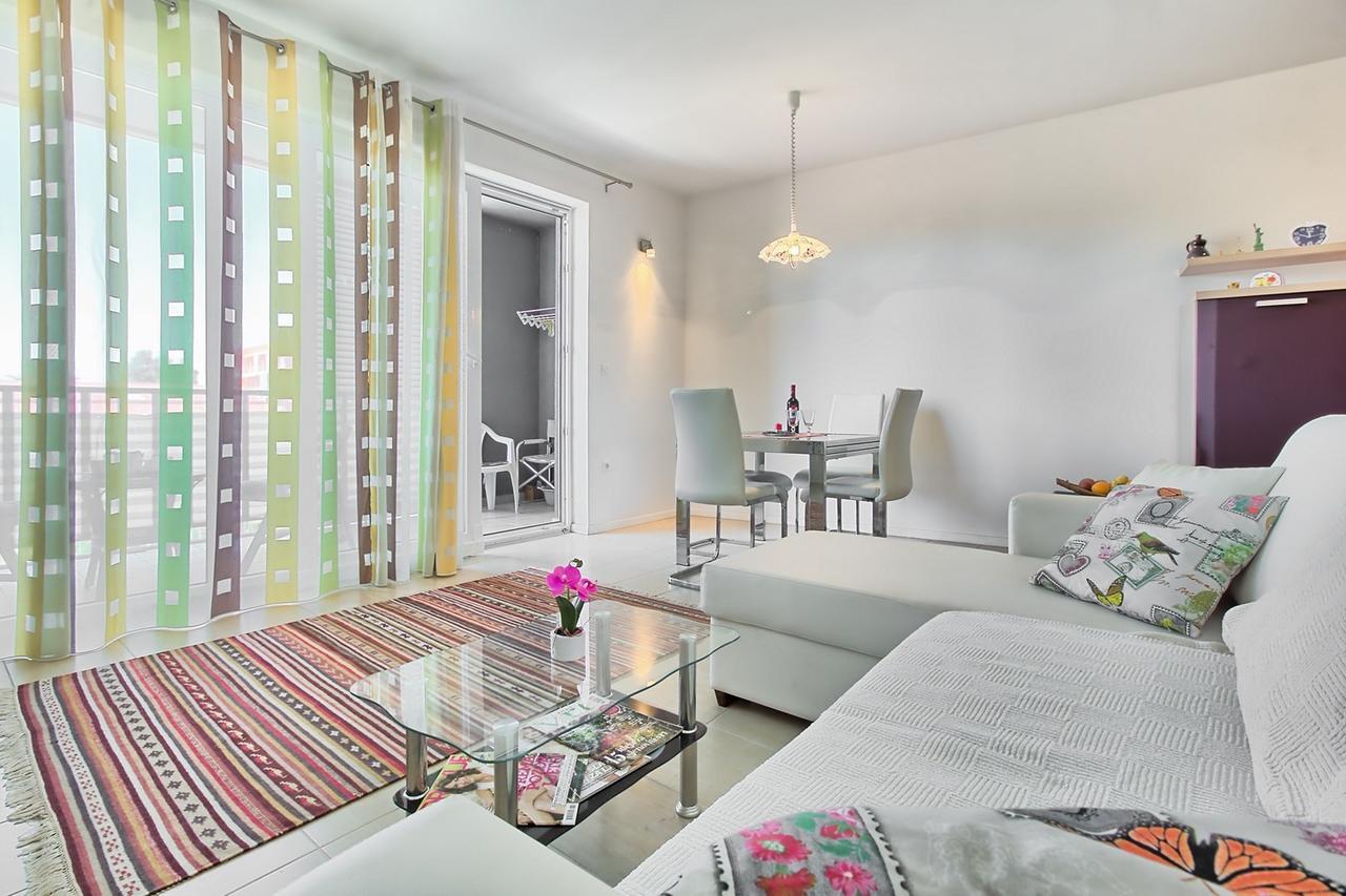 Summertime House With Apartment Умаг Экстерьер фото